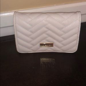 Bebe clutch